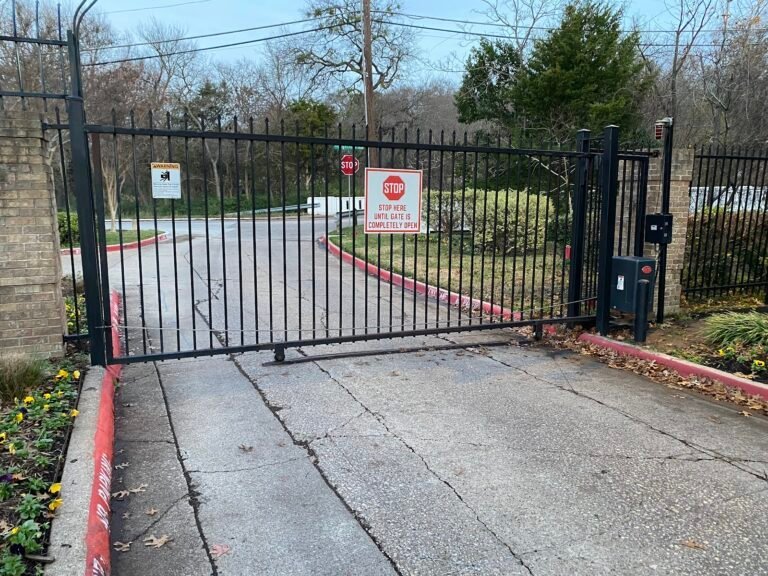 Automatic sliding and swing gate service in Dallas Fort Worth